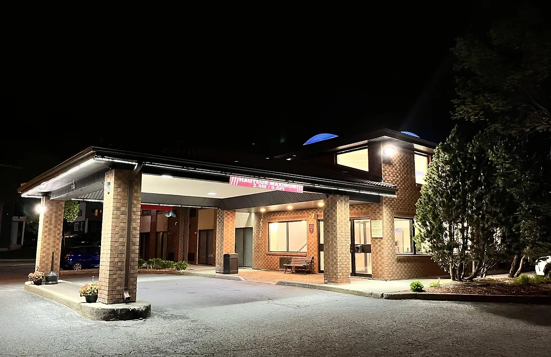 Econo Lodge Airport Quebec-1